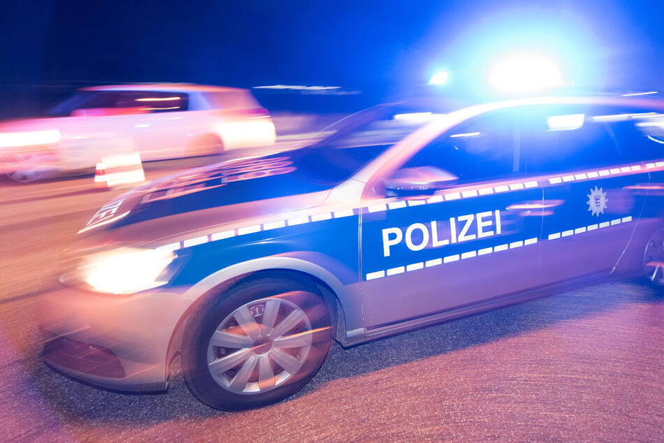 Ein Opel-Fahrer flüchtete über die A72 und A93 vor der Polizei. (Symbolbild)