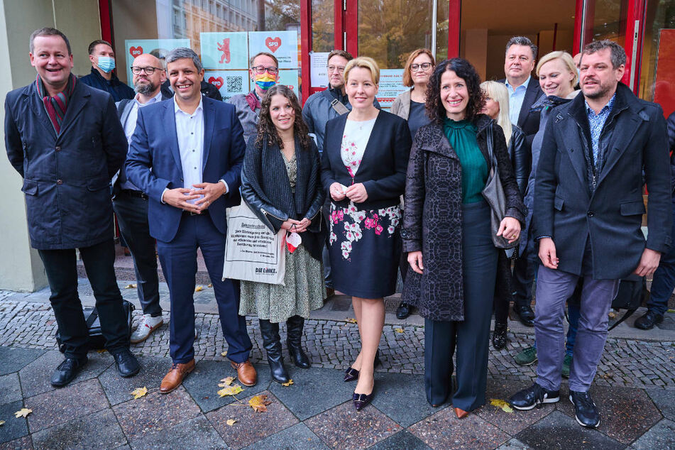 SPD, Grüne und Linke haben sich am Dienstag zu ausführlichen Sondierungsgesprächen im Kurt-Schumacher-Haus getroffen.