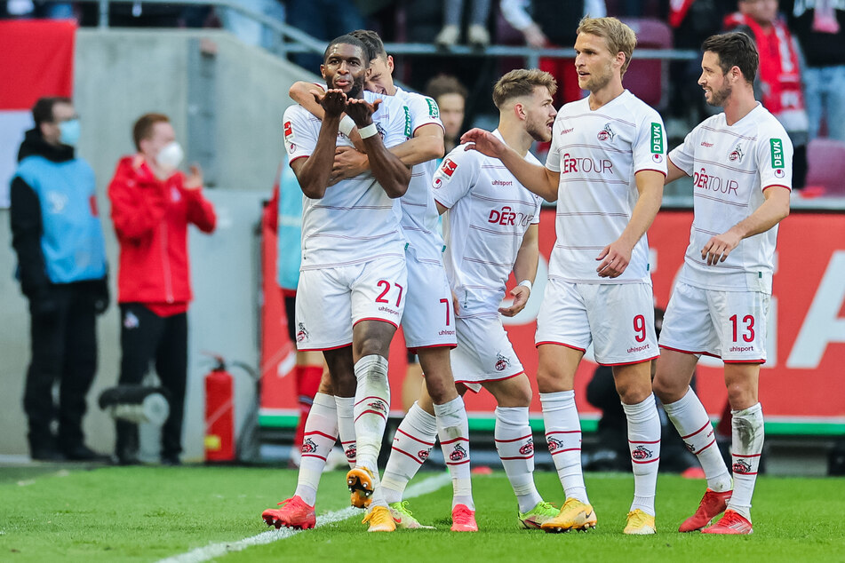 Im Rhein-Derby gegen Bayer 04 Leverkusen hat Anthony Modeste (33, l.) mit seinem Doppelpack das 2:2-Unentschieden gerettet.