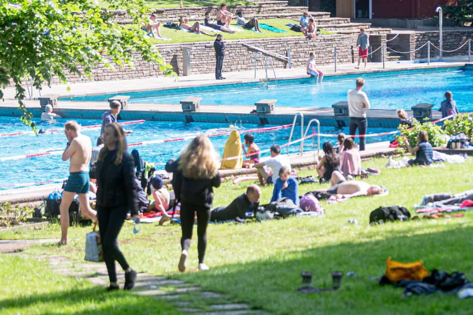 Die maximale Besucherzahl für das Schwimmbad war bereits erreicht (Symbolfoto).