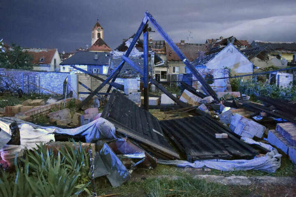 In Moravská Nová Ves wurden im Frühsommer 2021 durch einen Tornado zahlreiche Häuser beschädigt.