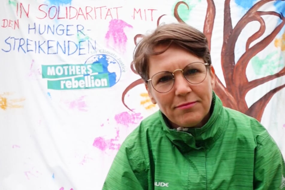 Sona (46) aus Österreich ist Mutter zweier Kinder und beteiligt sich seit Dienstag am Berliner Hungerstrek.