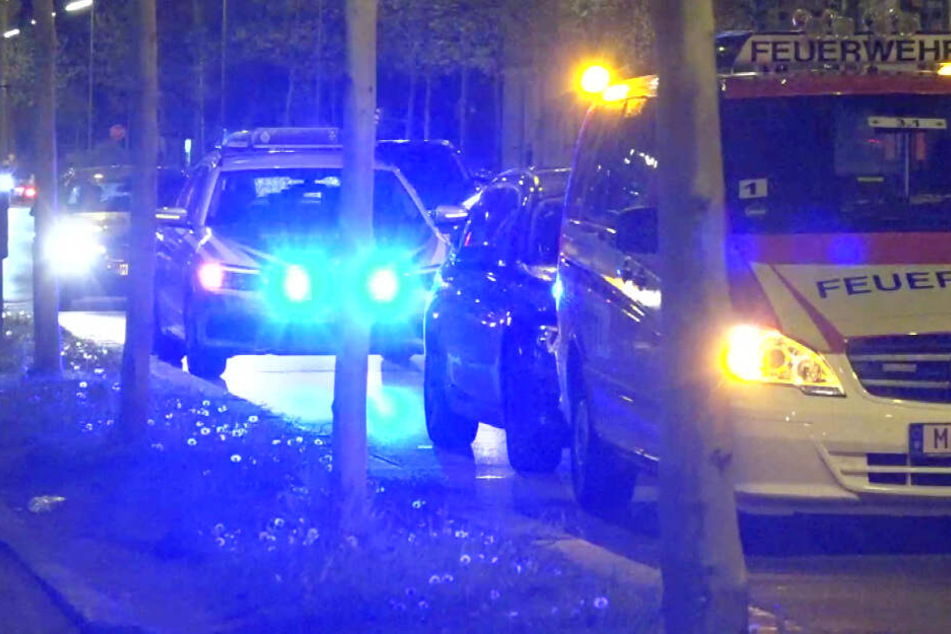 Polizei- und Rettungskräfte waren aufgrund des Streits in Laim mit einem Großaufgebot im Einsatz.