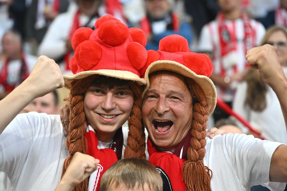 Die SCF-Fans fiebern dem großen Traum entgegen, ob in Istanbul oder der deutschen Heimat.