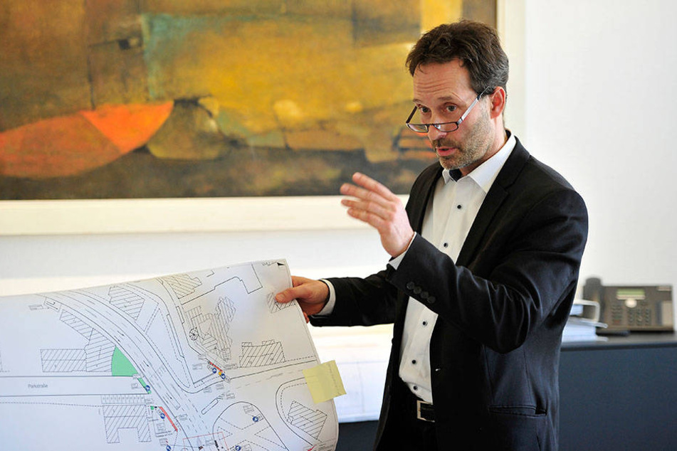 Tiefbauamtsleiter Thomas Pühn (52) erläutert die Investitionspläne der Stadtverwaltung für dieses Jahr.