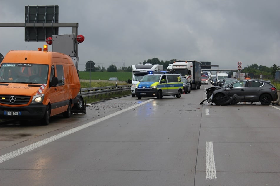 Wegen des Unfalls war die A9 in Fahrtrichtung München zeitweise voll gesperrt.