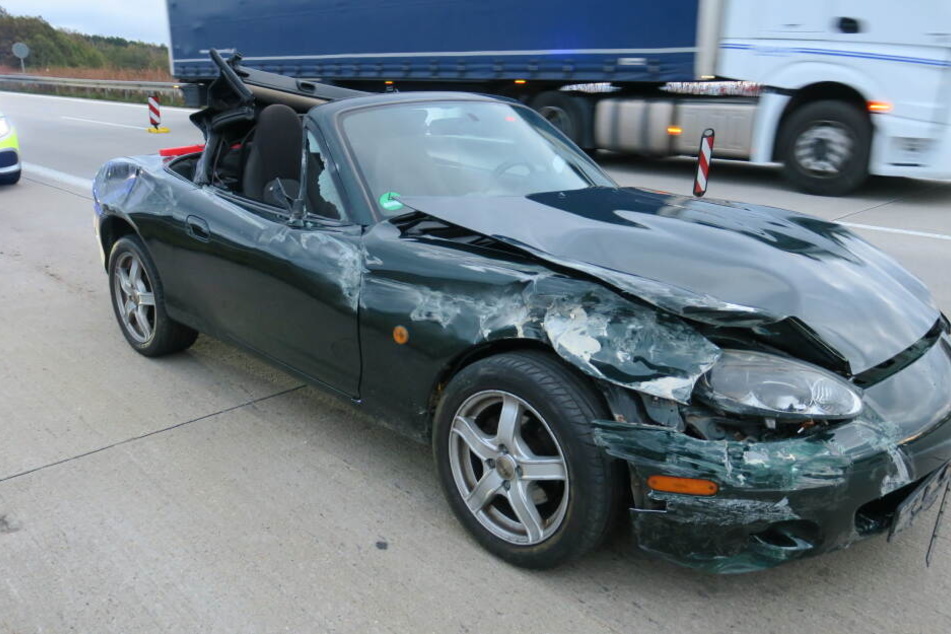 Der Fahrer des Mazda musste verletzt ins Krankenhaus gebracht werden.