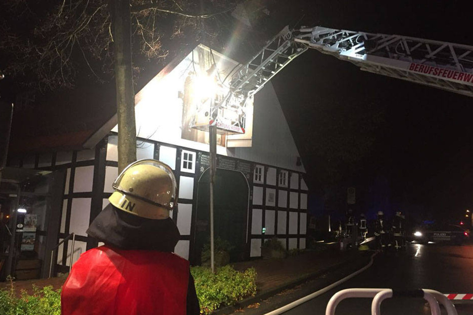 Der Feier ist es zu verdanken, dass der Brand bemerkt wurde.