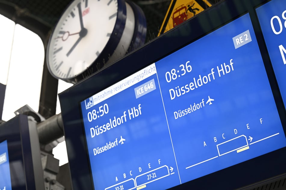 Die Deutsche Bahn hat die Strecke Duisburg-Düsseldorf wieder freigegeben. Die Strecke war nach einem Brandanschlag temporär gesperrt.