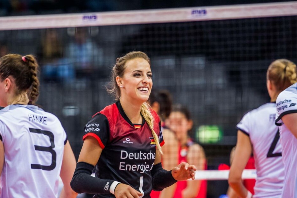 Nationalspielerin Lenkt Dürr unterschrieb beim DSC einen Vertrag bis 2021.