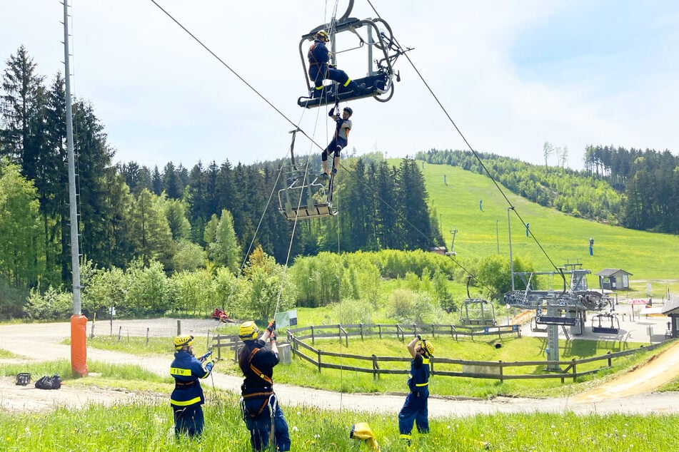 Die Höhenrettung ist nur eine von vielen Weiterbildungsgebieten des THW.