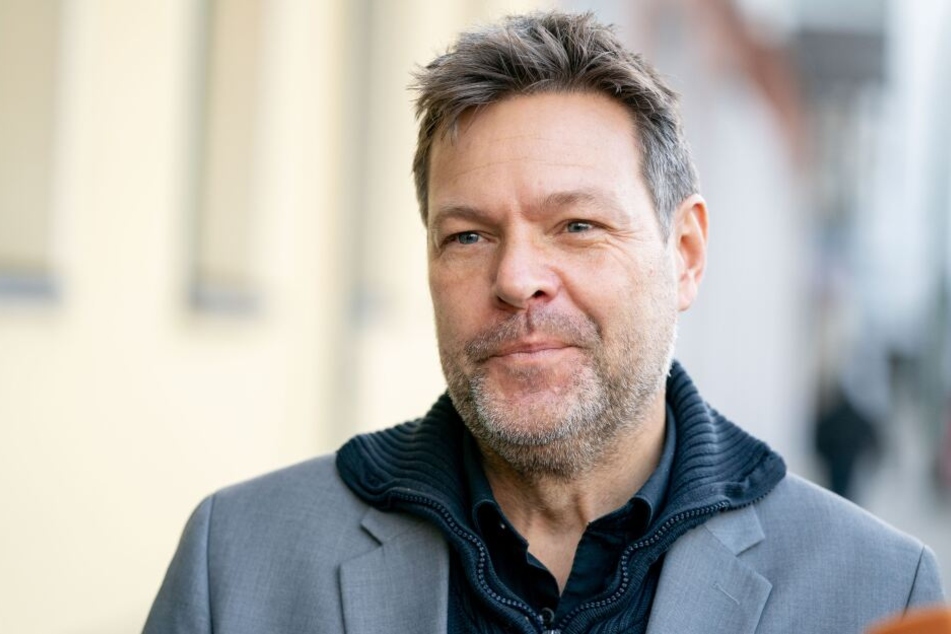 Grünen-Bundesvorsitzender Robert Habeck fordert die Aufnahme von Flüchtlingskindern.