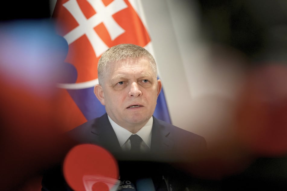 Der slowakische Ministerpräsident Robert Fico (60) drohte mit einem Veto gegen das geplante 18. EU-Sanktionspaket gegen Russland.
