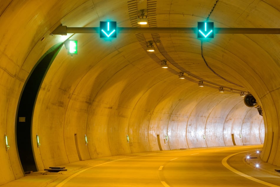 Nach Unglücken in Österreich und der Schweiz: Sind die 39 Tunnel in NRW sicher?