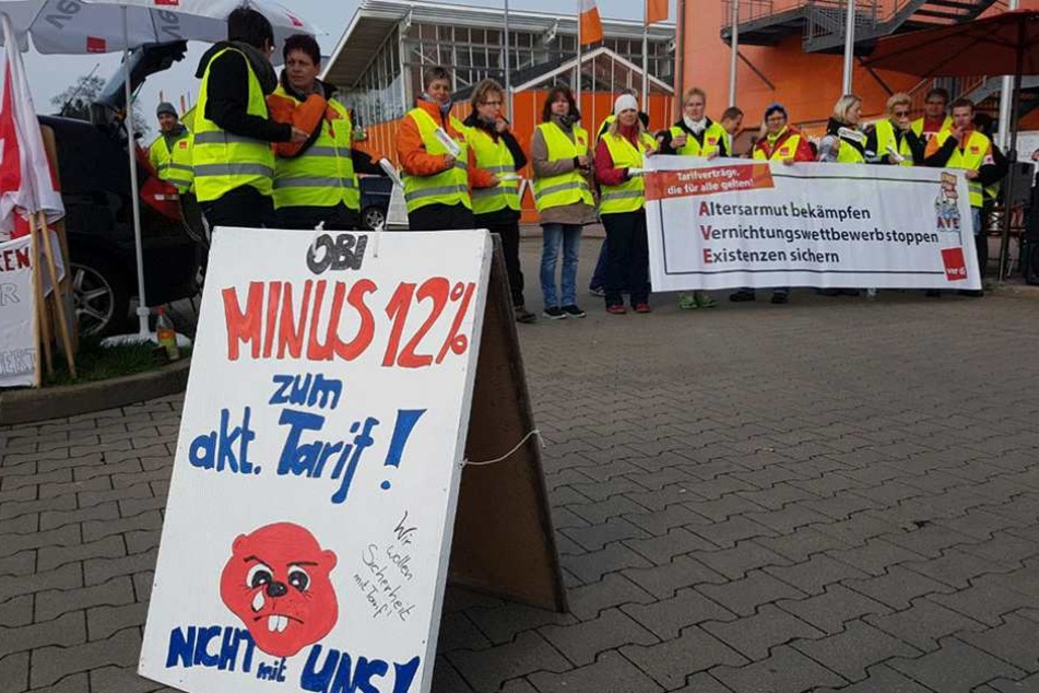 Auf Transparenten taten sie ihrer Forderungen kund.