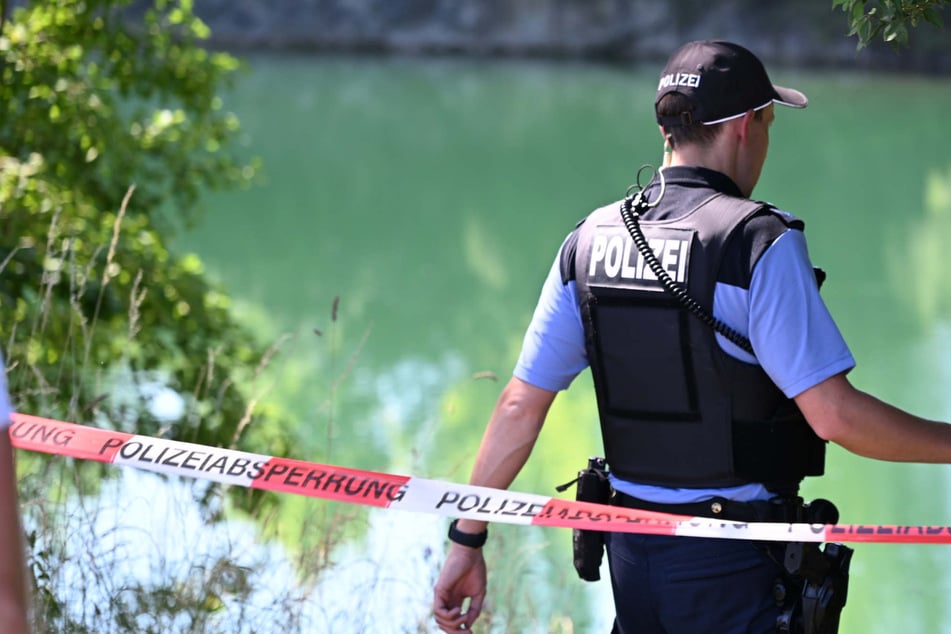 Polizei sucht nach angeblicher Leiche in Gewässer in Ostsachsen, doch sie findet etwas anderes