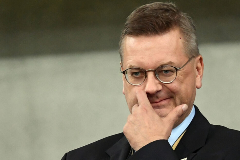 Die Interviewfragen waren nicht nach Reinhard Grindels Geschmack.