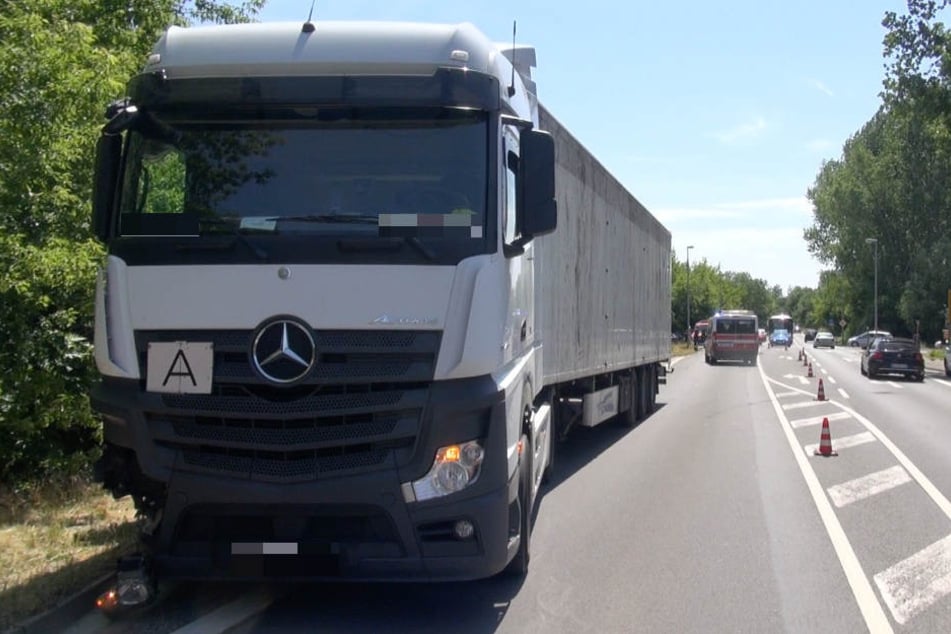 Dem Lkw wurde die Vorfahrt genommen, wodurch dieser mit dem Seat eines jungen Mannes zusammenstieß.