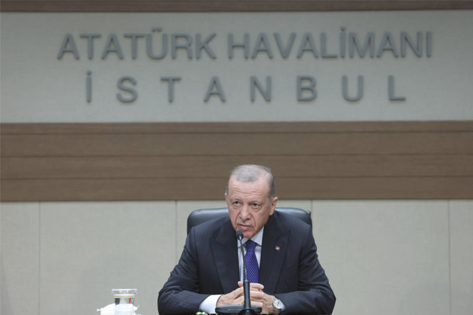 Recep Tayyip Erdogan (69) will mit Putin (70) über das getreideabkommen sprechen.