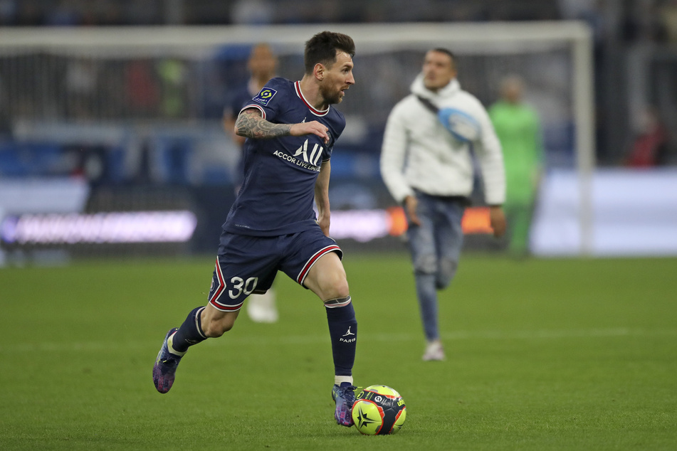 Lionel Messi (34) würde bei Paris Saint-Germain auf Adeyemi warten.