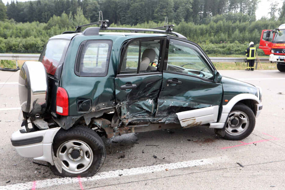 An den Fahrzeugen entstand ein Schaden von 13.000 Euro.