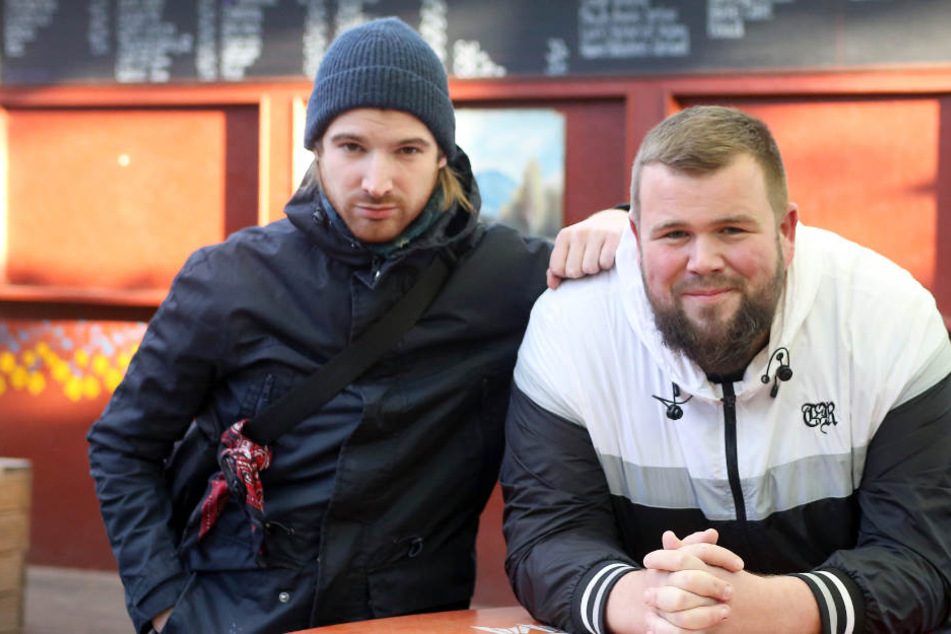 Sänger Jan "Monchi" Gorkow (rechts) und Christoph Sell von der Punkband Feine Sahne Fischfilet