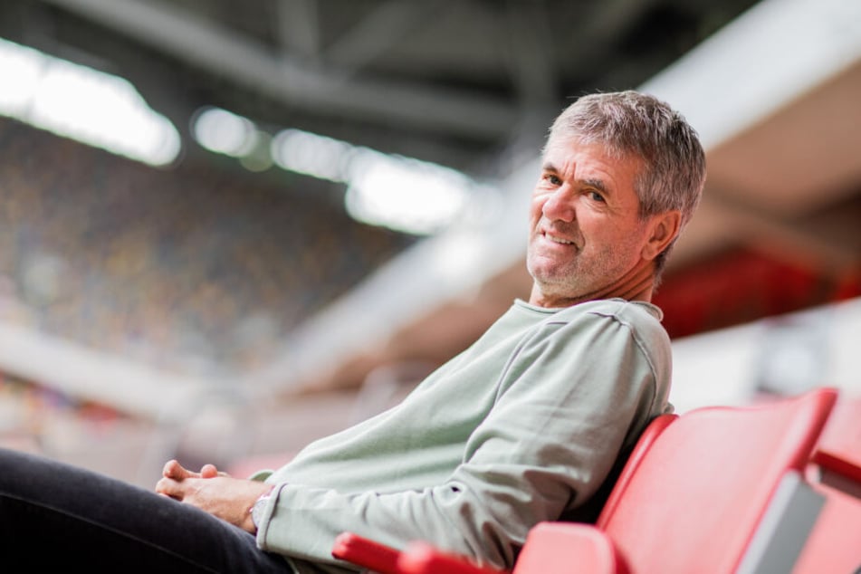 Trainer Friedhelm Funkel (65) will dem Fußball auch nach seiner Trainerkarriere erhalten bleiben.
