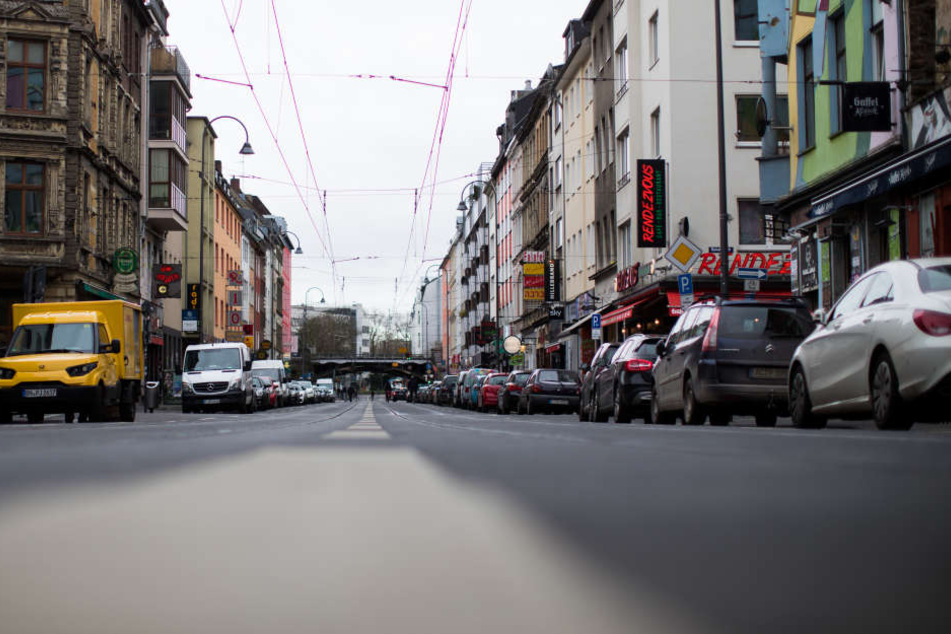 Die Zülpicher Straße bleibt auf Höhe der Universität zukünftig dem Fahrradverkehr vorbehalten.
