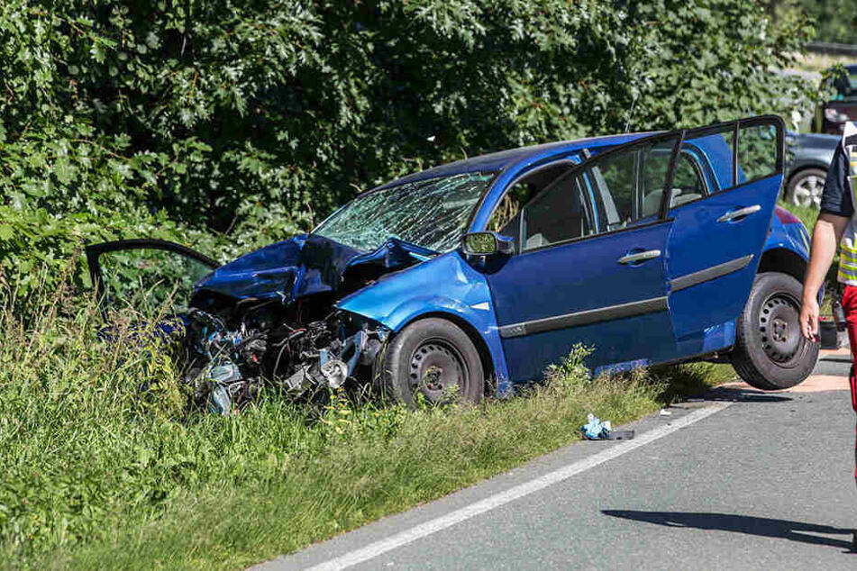 Bei dem heftigen Crash wurde eine Person getötet.