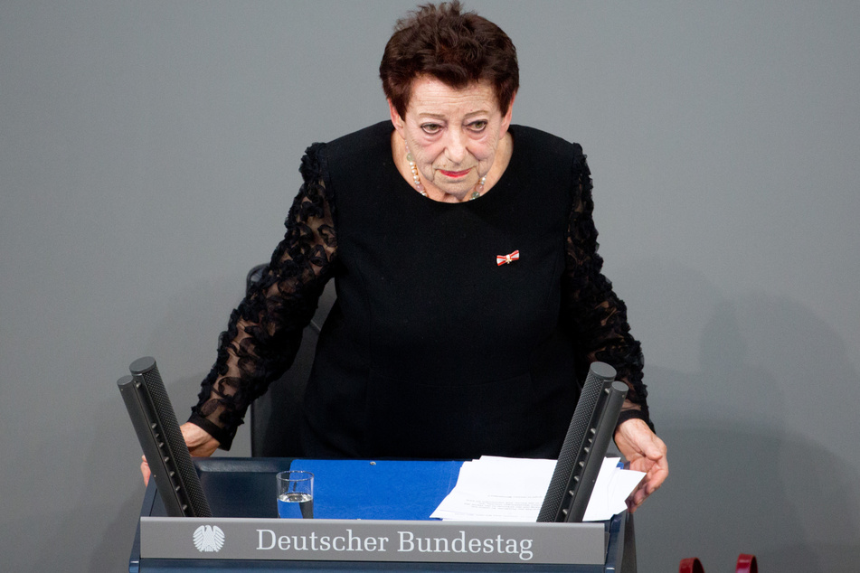 Im Bundestag hielt Deutschkron 2013 beim Gedenken an die Opfer des Nationalsozialismus eine bewegende Rede.