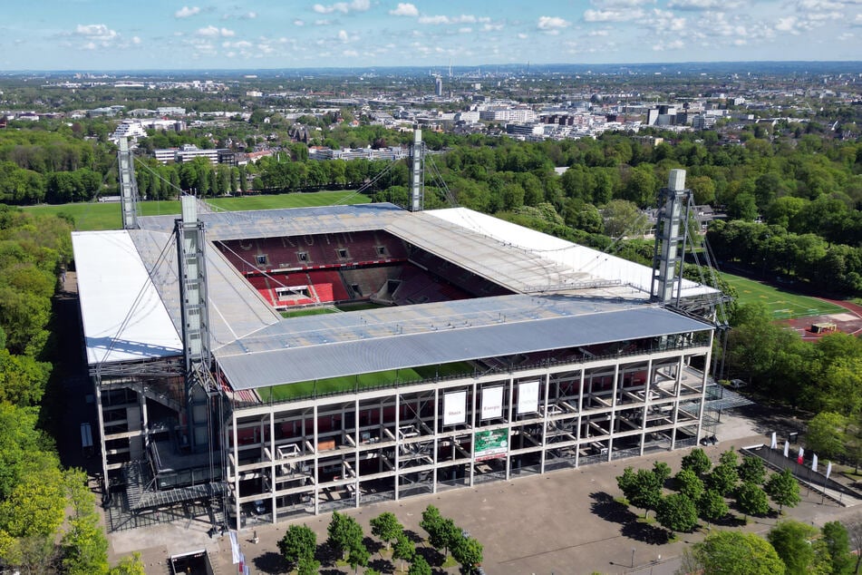 Über 300 Fans pilgerten am Dienstagabend zum Mitgliederstammtisch des 1. FC Köln in das RheinEnergie-Stadion.