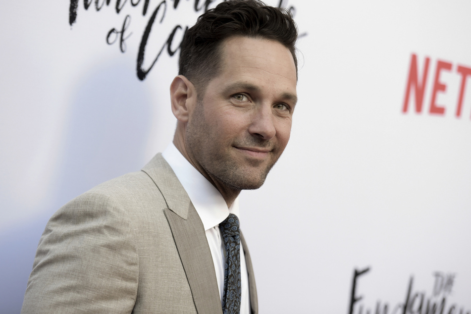 Paul Rudd (51), der "Ant-Man" verkörpert, war sichtlich irritiert über Chris Evans intime Frage.