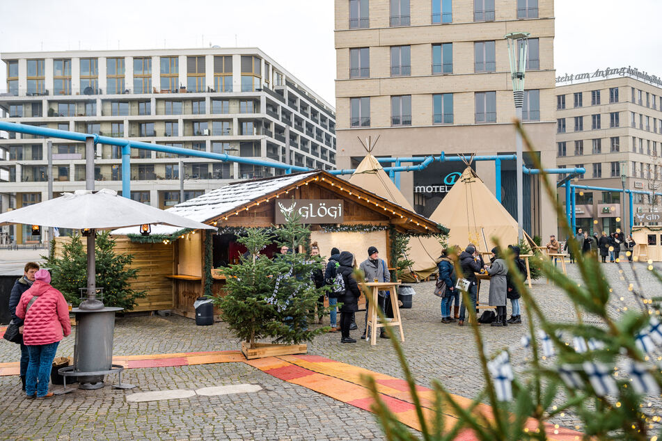 Neu auf dem Postplatz: Das finnische Weihnachtsdorf mit zehn Hütten, zwei Zelten und Eisstockschießen.