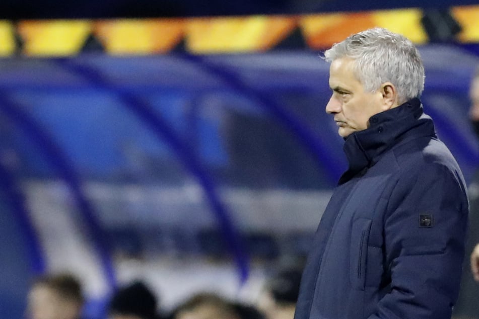 Fassungslosigkeit im Blick von José Mourinho (58). 0:3 verlor man nach 120 Minuten in Zagreb. Das Aus in der Euro League.