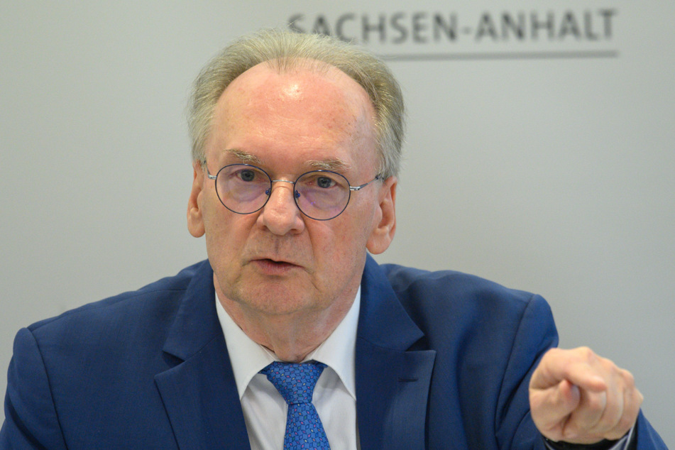 Ministerpräsident Reiner Haseloff (70, CDU) ist in die Fußstapfen seines Amtsvorgängers getreten, indem er die Drillings-Tradition weiterführt. (Archivbild)