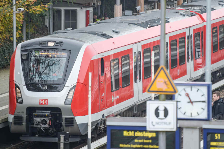 Eigentlich sollten schon viel mehr Züge der neuen Baureihe 490 in Hamburg fahren. (Archivbild)