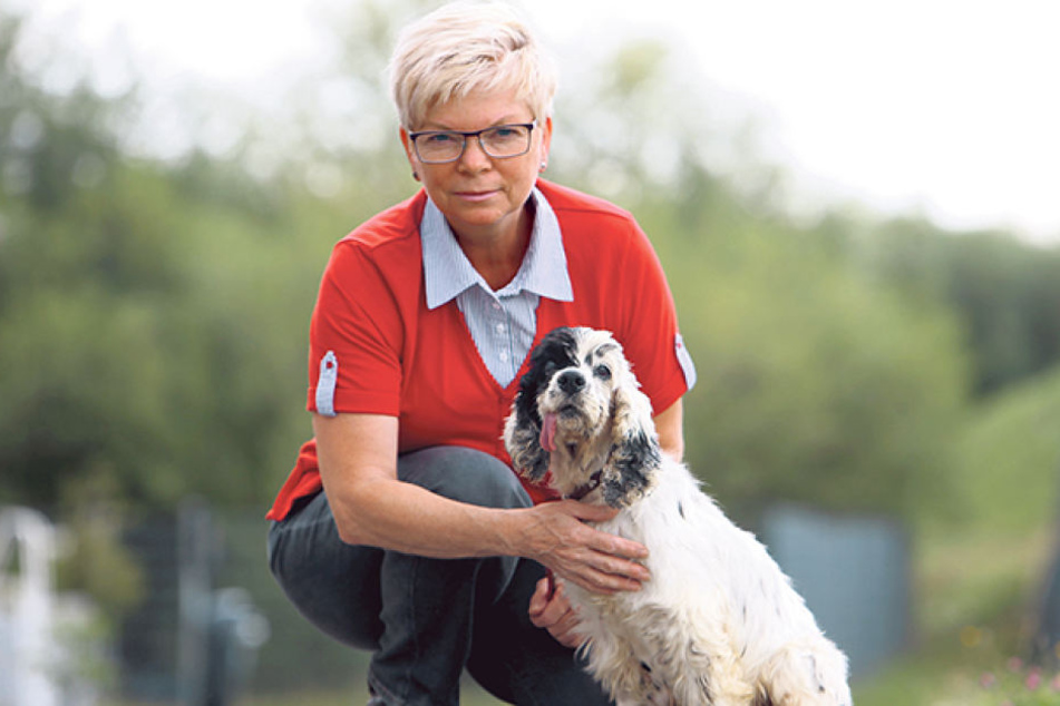 Für Chipsy (14) gabs ein HappyEnd
- Martina Friedrich (60) freut sich mit der Hündin.