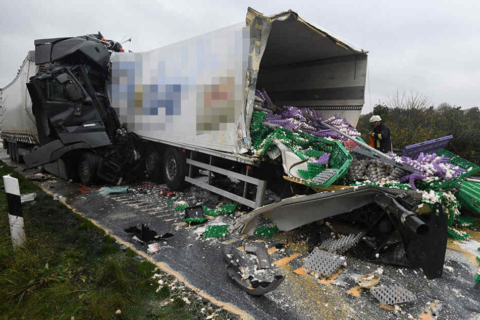Ein Truck war mit tausenden Eiern beladen.