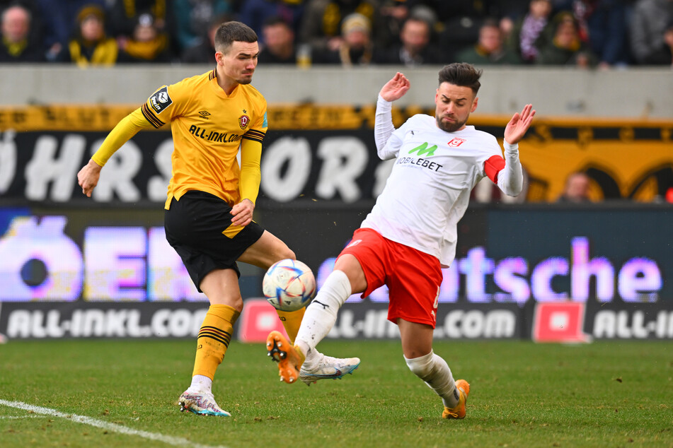 Seit 2021 trägt Niklas Kreuzer (30, r.) das Trikot des Halleschen FC. Davor war er sechseinhalb Jahre bei Dynamo Dresden.