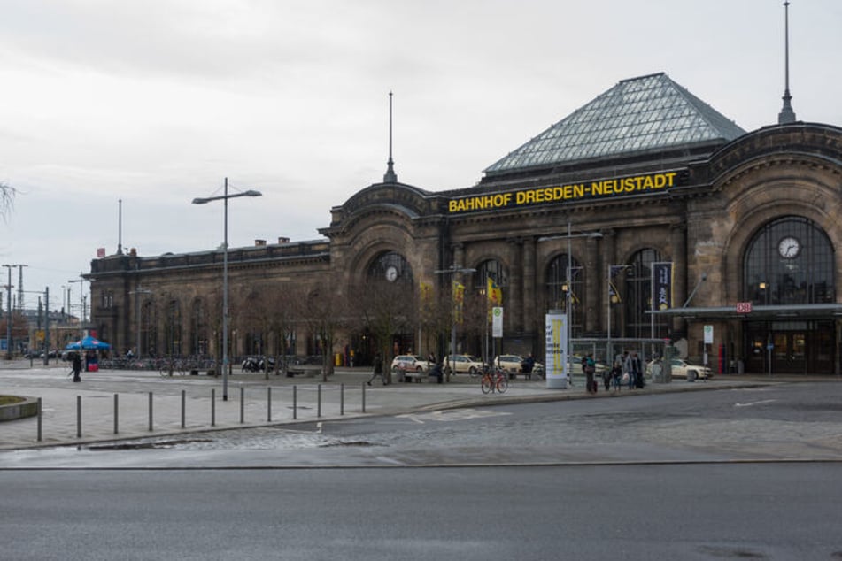 Mehr als 1200 Euro an Bahnhöfen in Dresden ergaunert: Staatsanwaltschaft erhebt Anklage