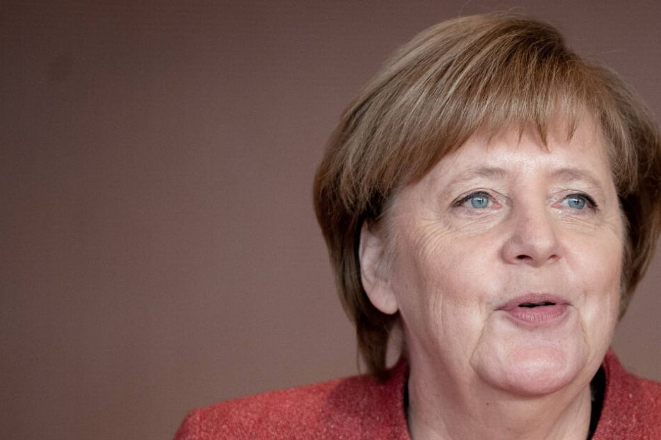 "Trage ich innerhalb von zwei Wochen viermal den gleichen Blazer, dann erzeugt das Bürgerpost", verriet Merkel im Interview