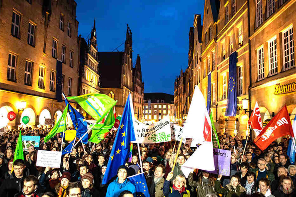 Mehrere Initiativen und Gruppen hatten zum Protest aufgerufen.