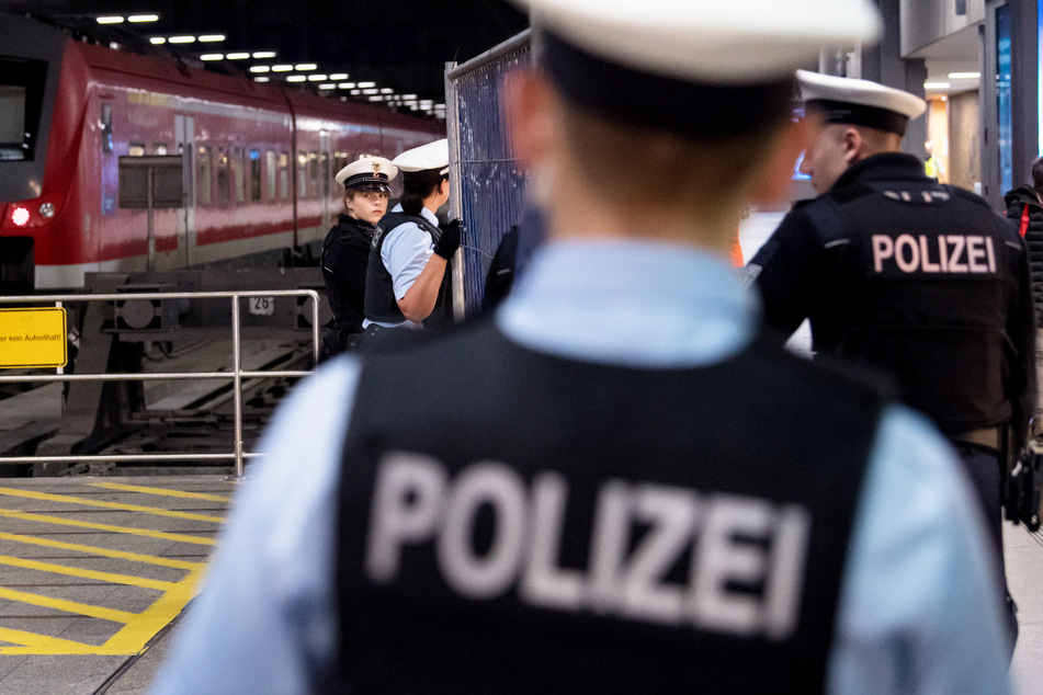 München: Großeinsatz am Hauptbahnhof in München: Frau (83) berichtet von Bombe in Koffer!