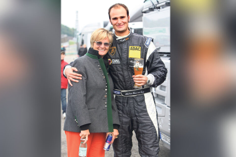 Fürstin Gloria von Thurn und Taxis (60) mit ihrem Sohn Albert am Sachsenring, wo der 37-Jährige Unternehmer einst erfolgreich Autorennen fuhr.