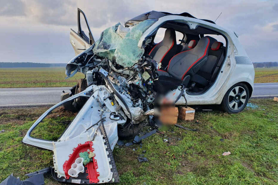 Der Wagen wurde bei dem Unfall völlig zerstört.