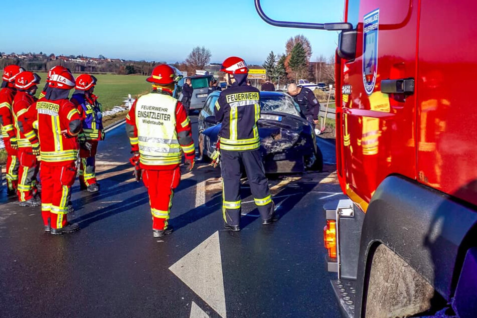 Frontalcrash beim Überholen: Mann mit Kind an Bord schätzt Lage falsch ein