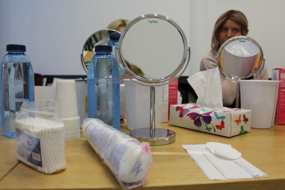 Für den Workshop gab es einen Beutel voller Kosmetik-Produkte für die Teilnehmerinnen.