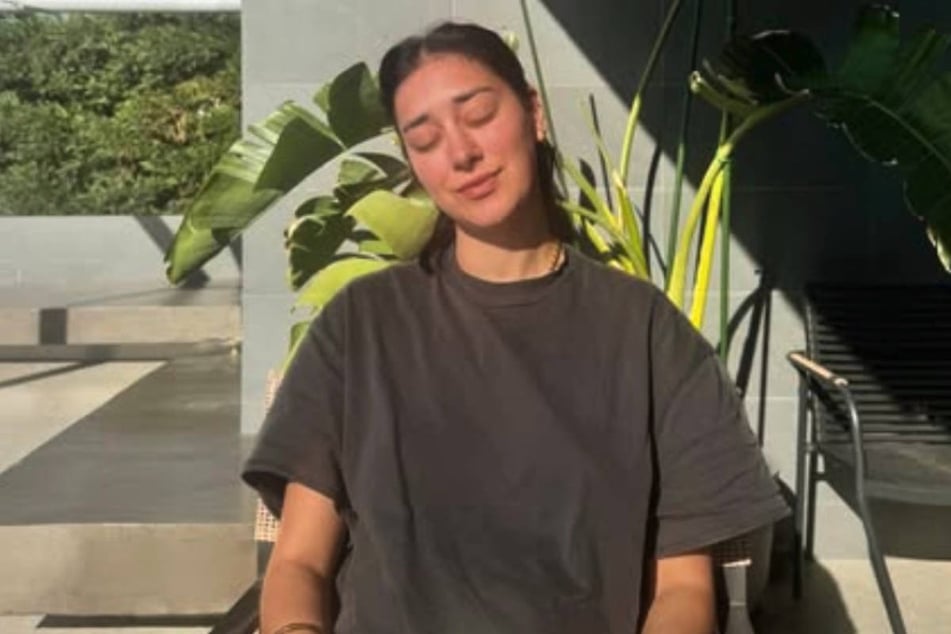 Elif erholt sich zurzeit in Athen und hat sich von dort aus bei ihren Followern gemeldet.