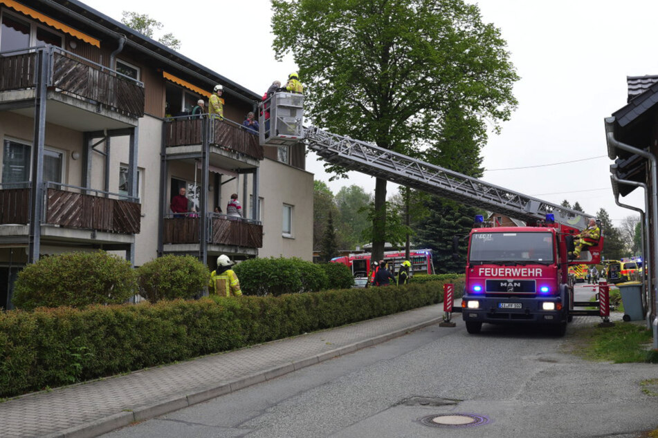 Die Bewohner des "Dreiseithofs" in Ebersbach mussten aufgrund eines Feuers evakuiert werden.