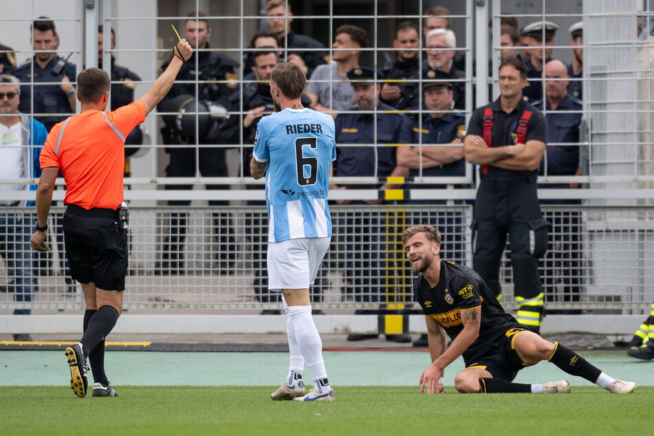 Lars Bünning (26, am Boden) beim 0:0 bei 1860 München. Dort sah er Gelb, insgesamt kassierte er neun.